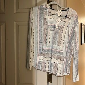 Lightweight hooded tee - Wallflower women’s large